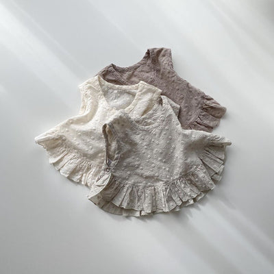 Conjunto de Tres Piezas Infantil con Chaleco Bordado, Shorts y Gorro - Image 9