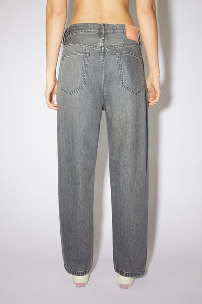 Jeans Clásicos Gris Lavado Cintura Alta Corte Recto - Image 3