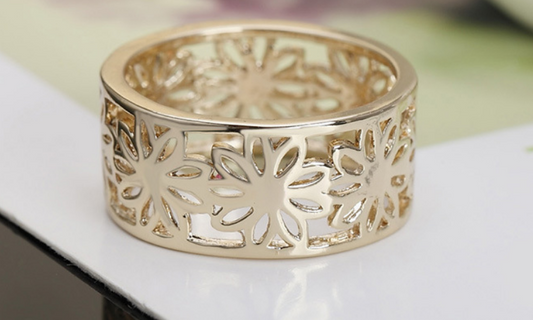 Anillo Calado con Patrón Individual