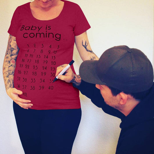 Maternidad con Estilo: Playera de Huellitas Divertidas - Image 8