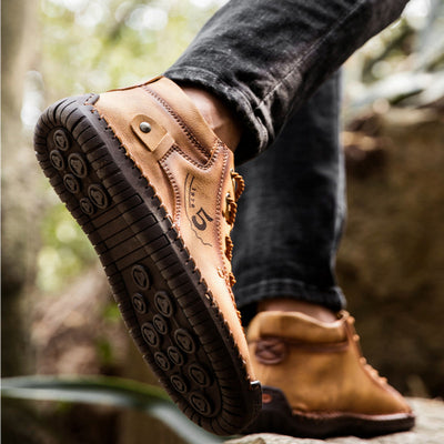 Botas Outdoor de Cuero Cosidas a Mano - Zapatos Oversize para Hombre - Image 2