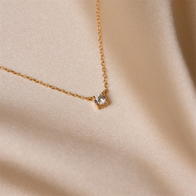 Collar de Circonita Cuadrilateral con Diseño de Cuatro Garras - Estilo Europeo Minimalista - Image 4