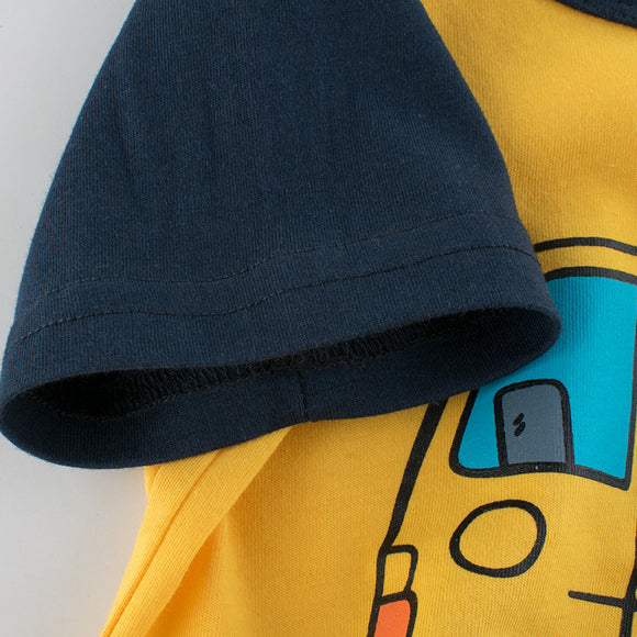 Playera Infantil con Diseño de Auto Cartoon - Manga Corta