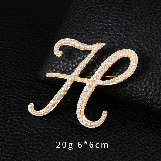 Broche Personalizado con Iniciales en Perlas - Alfiler Elegante para Mujer - Image 36