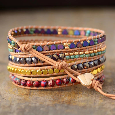 Pulsera Étnica Multicapa de Piedras Naturales con Trenzado y Detalles de Amor - Image 2