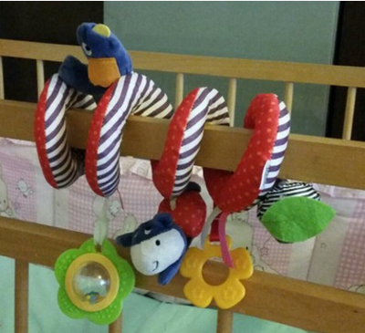 Juguetes Colgantes Suaves para Bebé - Sonajeros de Peluche para Cuna y Carrito - Image 5