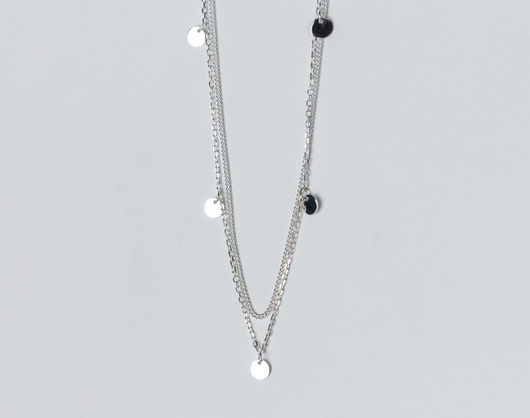 Collar de Plata S925 Doble Capa con Dije Redondo - Cadena Esclavina Elegante - Image 3