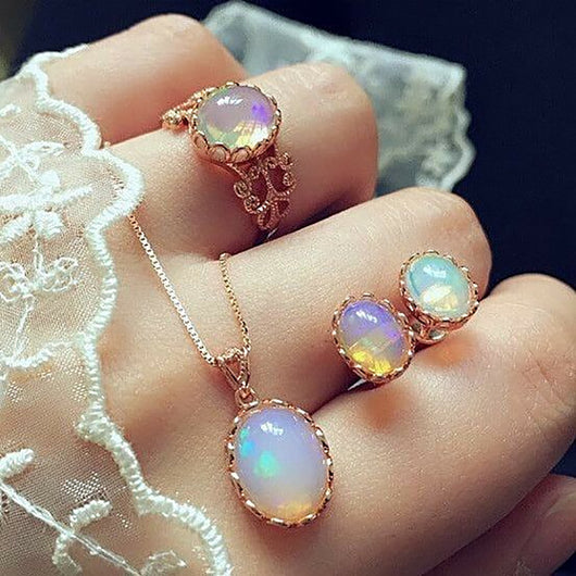 Conjunto de Joyas de Gemas Brillantes - Collar, Aretes y Anillo Tendencia Europa