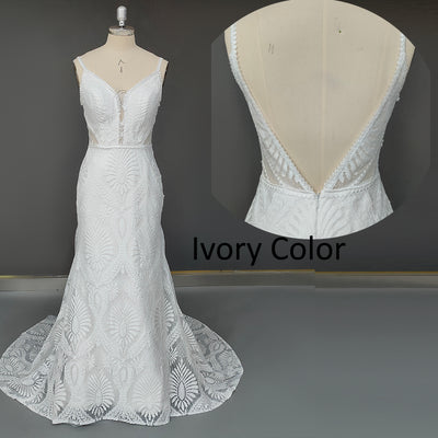 Vestido de Novia Bohemio con Escote V, Encaje y Tirantes Finos - Diseño Backless para Playa - Image 11
