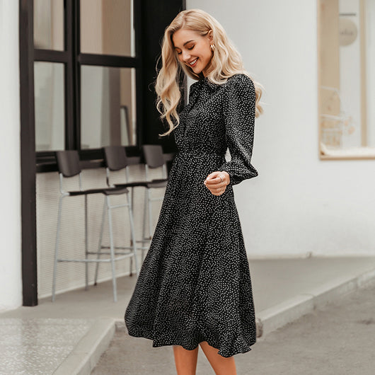 Vestido Elegante con Cuello Smoking y Mangas Largas