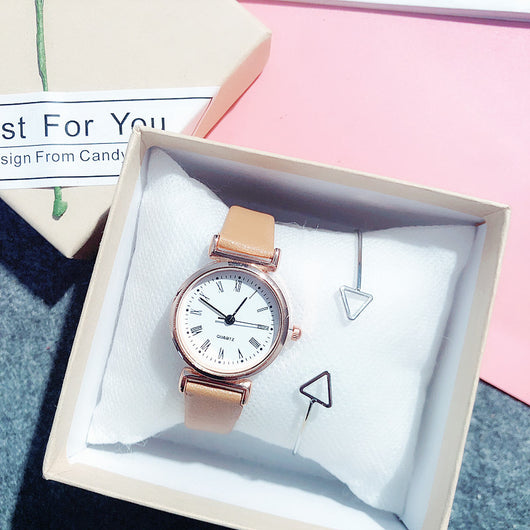 Reloj de cuarzo con esfera pequeña y pulsera triangular - Image 16