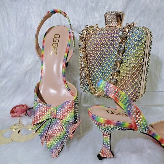 Sandalias Puntiagudas de Moda con Bolso de Cadena Diamantado - Image 4