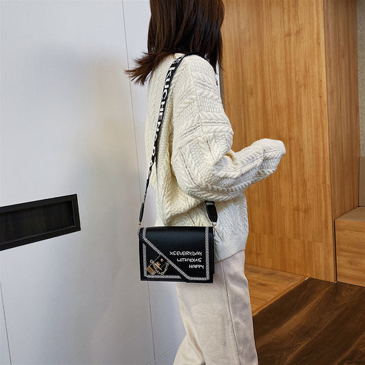 Bolso de Hombro con Correa Ancha y Letras - Image 3
