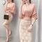 Conjunto Elegante Dos Piezas: Blusa de Encaje y Falda Midi con Aroma de Lujo