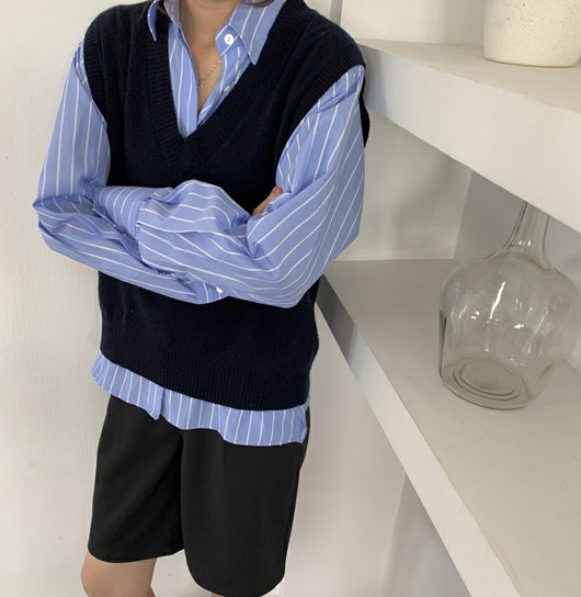 Chaleco de punto V-neck en lana y cachemira con bolsillos - Image 16