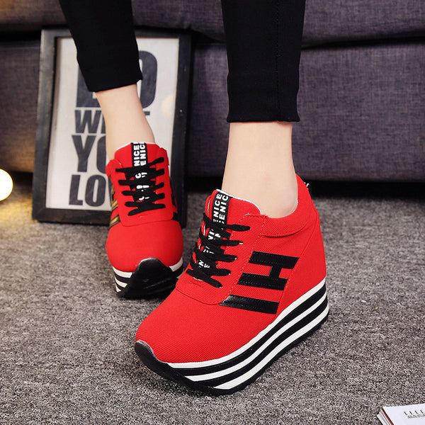 Zapatos Casuales para Mujer con Altura Elevada en Gamuza Mate