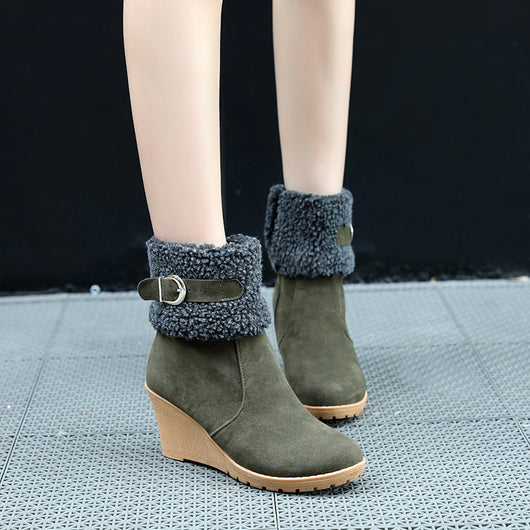Botas de Gamuza con Cuña y Cierre Lateral para Mujer - Image 12