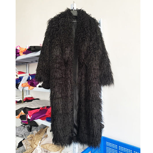 Abrigo de Invierno para Mujer en Cuero con Detalles de Piel - Image 14