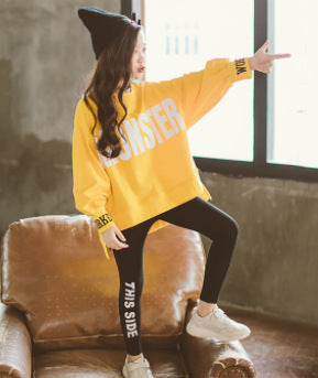 Conjunto Infantil: Suéter Estampado con Letras y Leggings Tejidos - Image 6