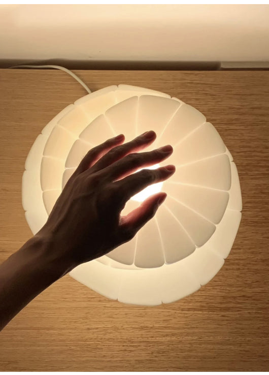 Lámpara de Mesa Artística con Atmósfera Creativa - Image 5