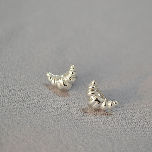 Aretes de Botón Diseño Minimalista Japones Croissant Personalidad - Image 11
