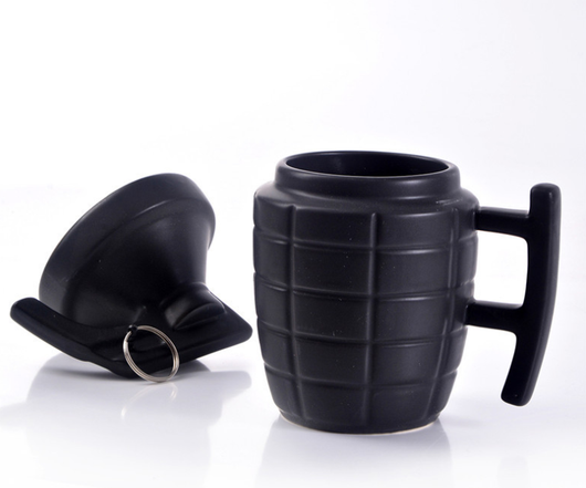 Taza de Cerámica Estilo Granada con Tapa - Diseño Militar Único - Image 9