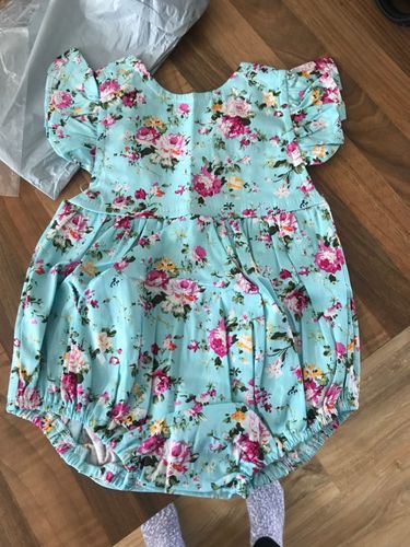 Pelele Infantil Azul con Estampado Floral Delicado - Image 2