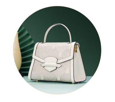 Bolso de Cuero con Bordados de Estilo Chino Tradicional - Image 5