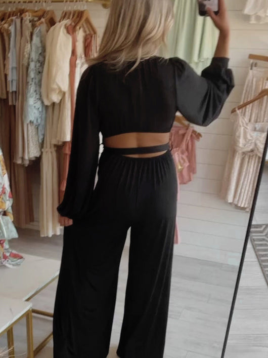 Jumpsuit Elegante de Pierna Ancha con Escote Profundo y Cordones - Image 8
