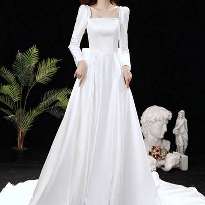 Vestido Minimalista Hepburn con Cola Elegante - Image 10