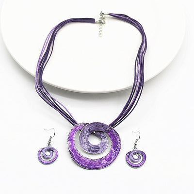 Conjunto de Collar y Aretes Geométricos con Líneas de Cera - Image 4