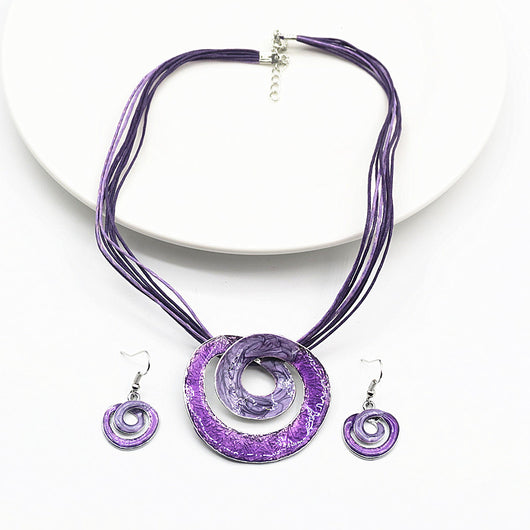 Conjunto de Collar y Aretes Geométricos con Líneas de Cera - Image 4