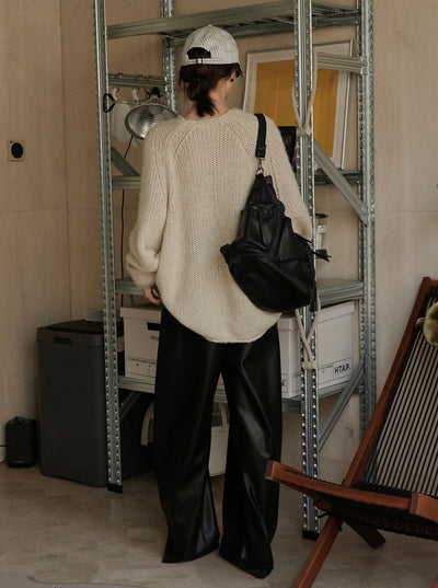 Pantalones PU Cintura Alta Ajustados con Piernas Anchas - Image 13