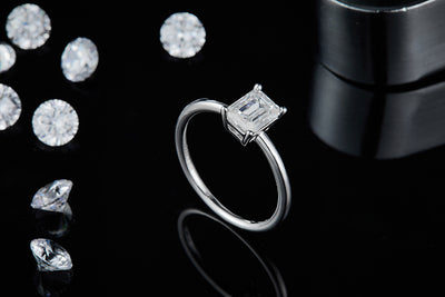 Anillo de Moissanita Rectangular Plata 925 con Baño de Platino para Mujer - Image 12