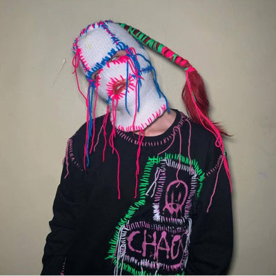 Gorro Tejido a Mano con Líneas de Colores Vibrantes - Image 20
