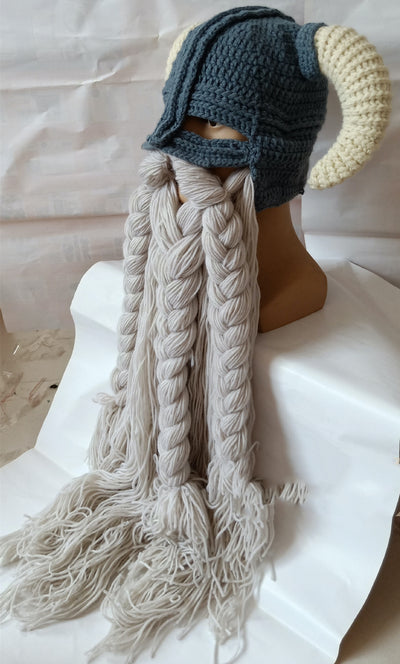 Gorro de Lana Tejido a Mano con Orejeras - Diseño Excéntrico para Parejas - Image 4