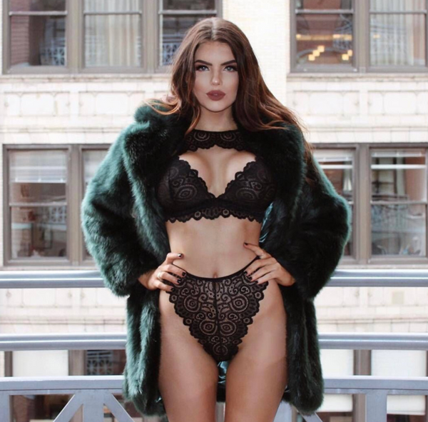 Conjunto de Lencería Sexy de Encaje Negro - Diseño Europeo de 3 Piezas - Image 2
