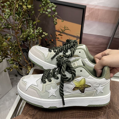 Tenis Blancos de Contraste Versátil para Cualquier Ocasión - Image 10