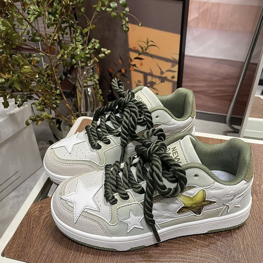 Tenis Blancos de Contraste Versátil para Cualquier Ocasión - Image 11