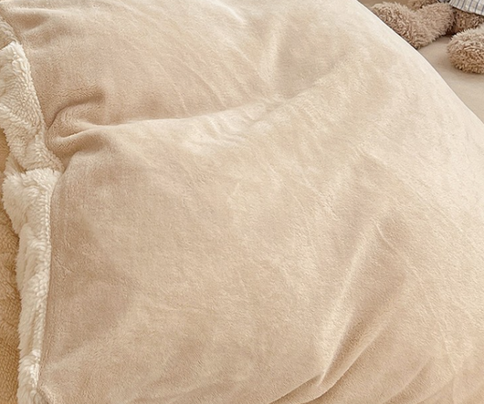 Juego de Cama 4 Piezas Fibra de Leche Térmica Acolchada - Image 10