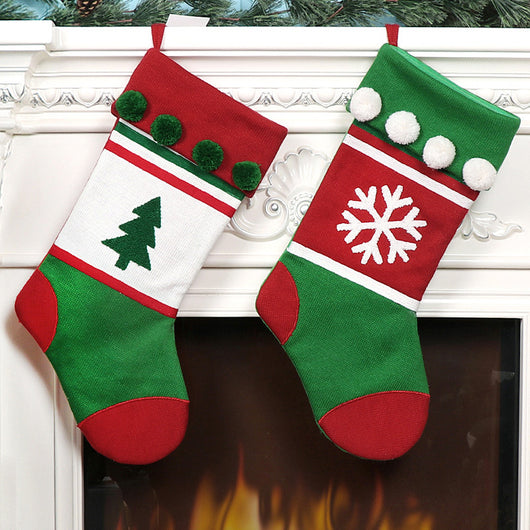 Bolsa de Regalos Navideños con Calcetines Dulces y Decoraciones - Image 12