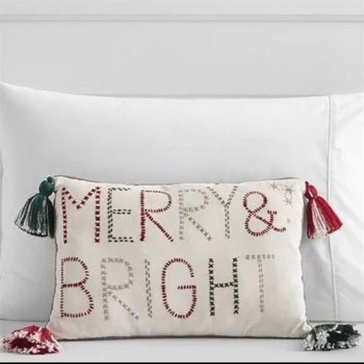 Cojín Navideño Bordado con Diseño Festivo - Image 48