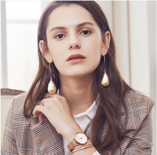 Reloj de Cuarzo Impermeable con Esfera Pequeña para Mujer - Image 9