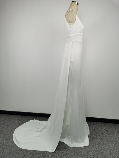 Vestido de Novia Elegante Escote V sin Mangas con Cola Larga - Image 13