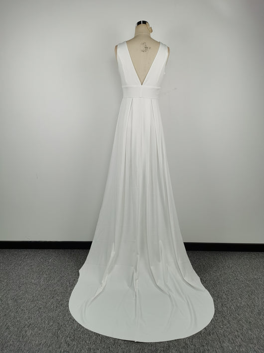 Vestido de Novia Elegante Escote V sin Mangas con Cola Larga - Image 15