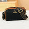 Bolsa Carteiro de Couro com Detalhes em Relevo - Elegância Minimalista