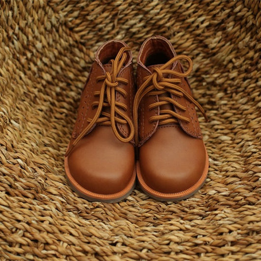 Botas de Cuero Grabado para Niña con Cordones - Cálidas y Antideslizantes - Image 11