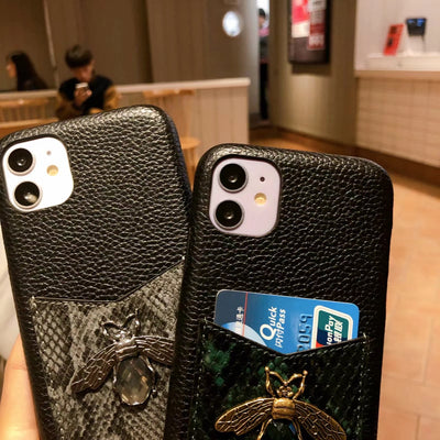 Funda para Teléfono con Diseño en V - Image 3
