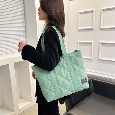 Bolsa Acolchada Diamond para Viajero Urbano - Image 9