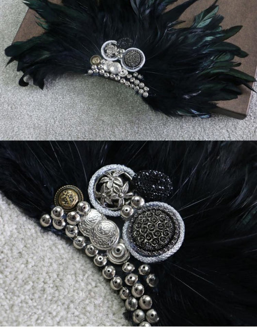 Broche de Pluma para Cantantes y Artistas de Escena - Image 4